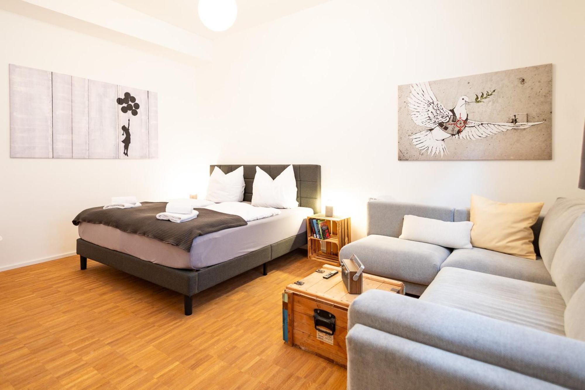Ko-Living - Beatles Und Banksy Suites & Studios Am Eselsbrunnen - Altstadt - Kueche Halle  Dış mekan fotoğraf