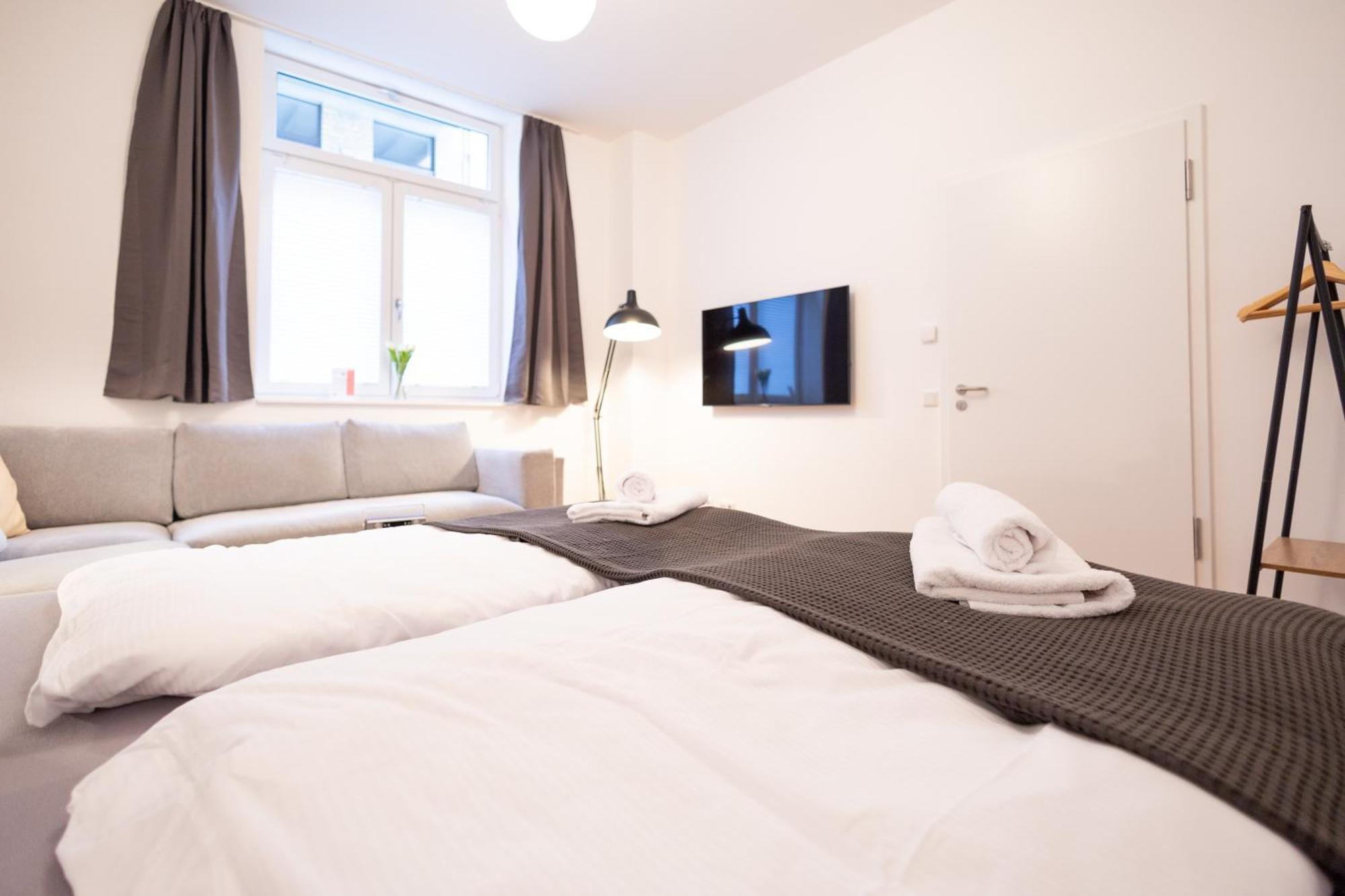 Ko-Living - Beatles Und Banksy Suites & Studios Am Eselsbrunnen - Altstadt - Kueche Halle  Dış mekan fotoğraf